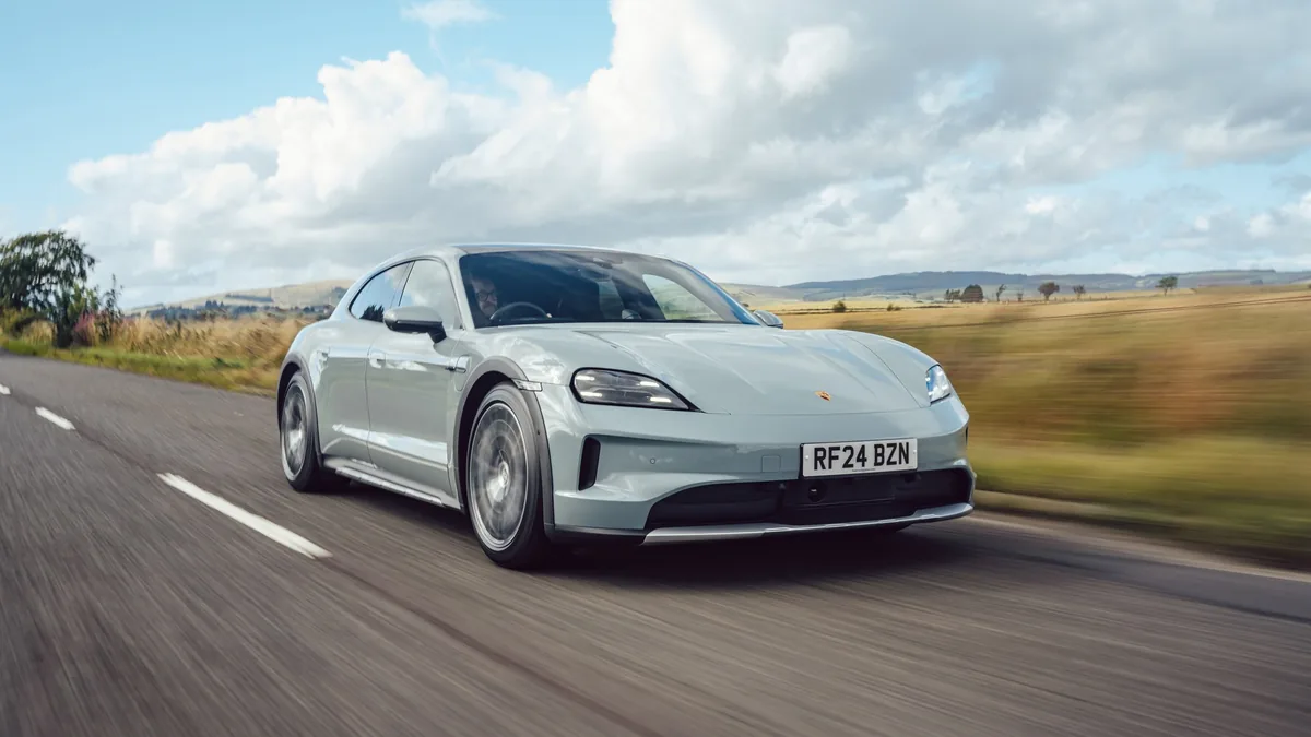 Porsche Taycan Cross Turismo